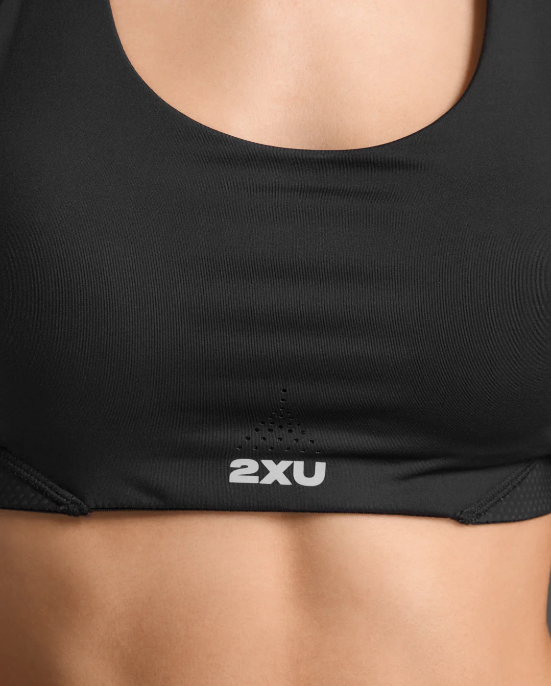 2XU Women Aero Mesh Medium Impact Bra - Black / Silver Reflective - Image 4