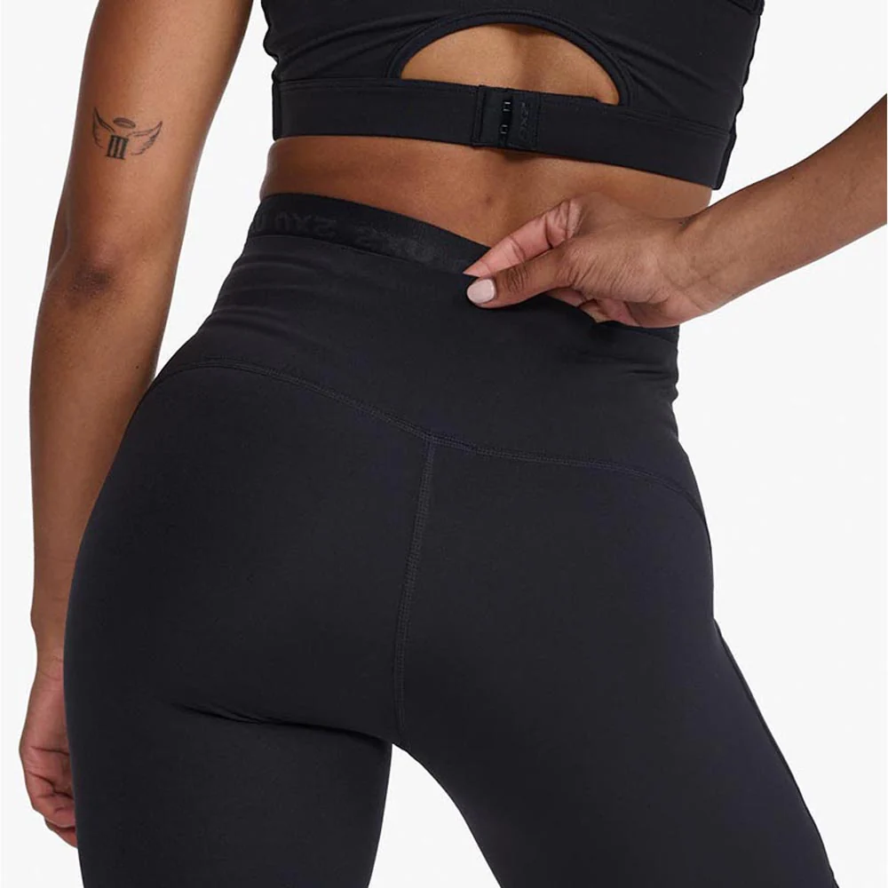 2XU Women Form Stash Hi-Rise Bike Shorts - Black / Black - Image 3